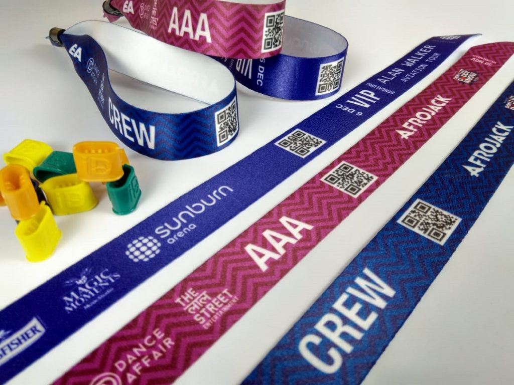 Innovation in Fabric Wristbands with QR Codes For The Love of Events